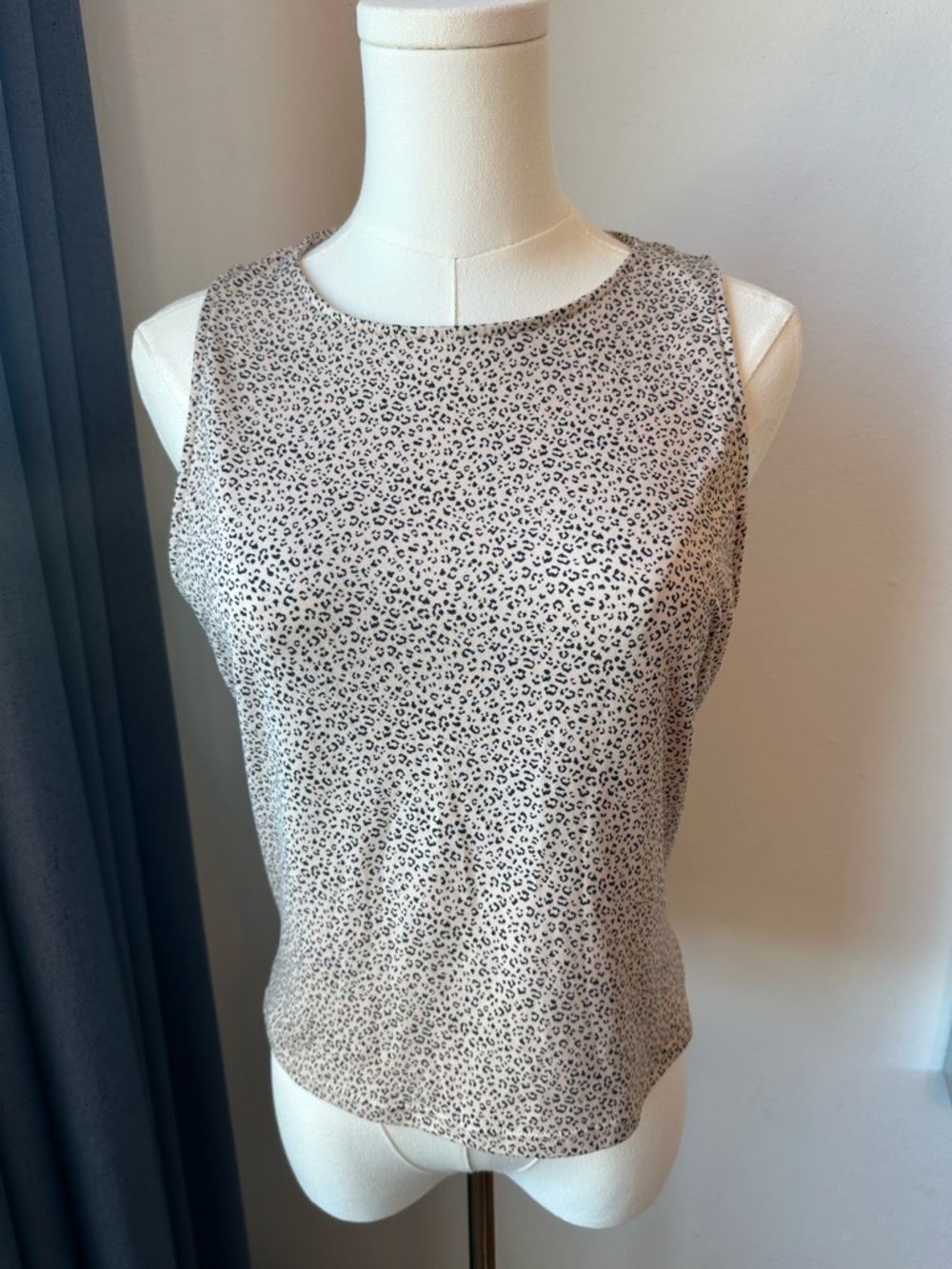Gaze Sleeveless Cream Leopard Print Women's Top Size L Casual